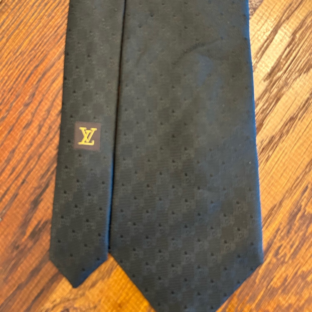 LV black silk tie in checkered all back pattern - Picture 1 of 6